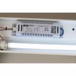 REATOR ELETRÔNICO P/LÂMPADA FLUORESCENTE 1X28W 220V